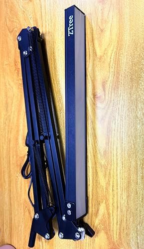 Magnifying LED desk lamp with clamp — photo 3